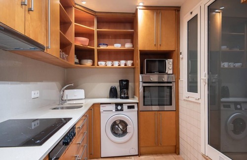 Sant Antoni Apartment | Spacious and comfortable Apt. in the city center