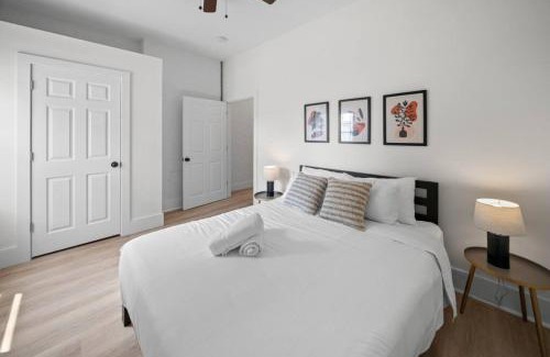 Walnut Hills House | Spacious and Modern 3BR near Downtown and Walnut Hills