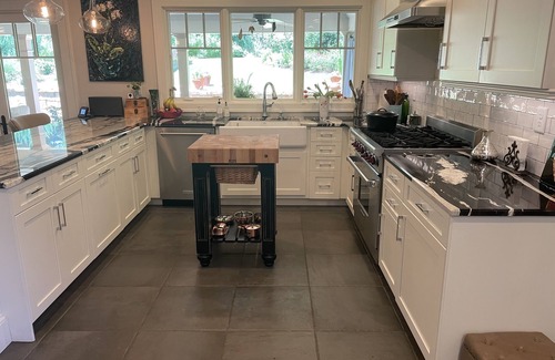 Athens House | Spacious and newly remodeled comfort In the Heart of Five Points