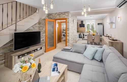 Rosini Apartment | Spacious and well-equipped duplex apartment near Porec with great views.