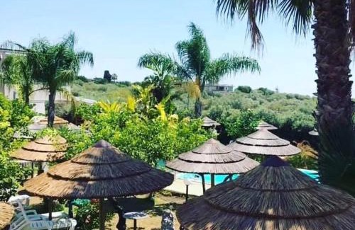 Pozzallo Apartment | Spacious apartment in Pozzallo, sea view, shared pool