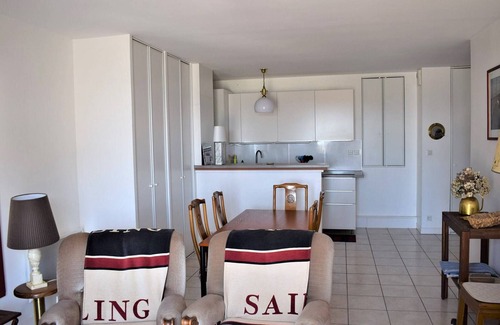 Tregastel Apartment | Spacious apartment with WIFI and parking in Trégastel, near the beach