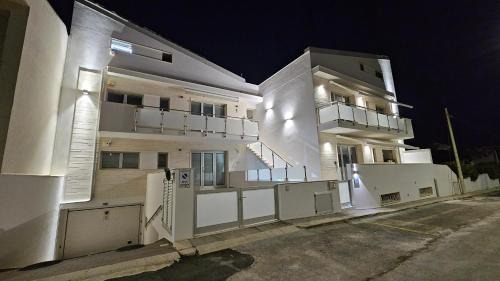Punta Secca Apartment | Spacious apartment with sea view in Punta Secca