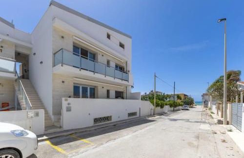 Punta Secca Apartment | Spacious apartment with sea view in Punta Secca