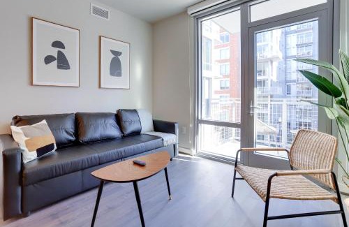 Clarendon Apartment | Spacious Apartment with Top-Tier Amenities