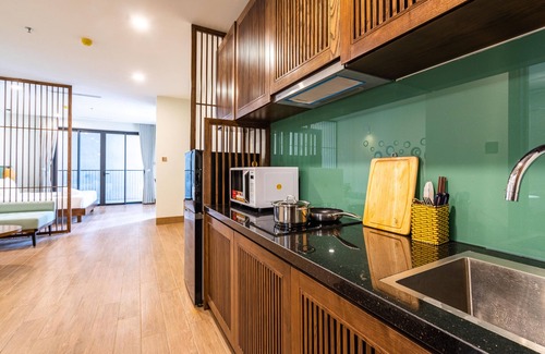 Ngu Hanh Son Condo | Spacious apartment with Pool (02)