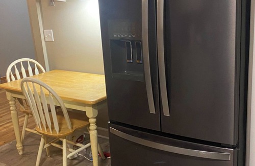 South Central Omaha Apartment | Spacious Beautiful Omaha Retreat - 2BR/1BA Apartment with All-Inclusive