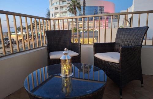 Qawra House | Spacious Bugibba Seafront Villa Free Parking & WiFi