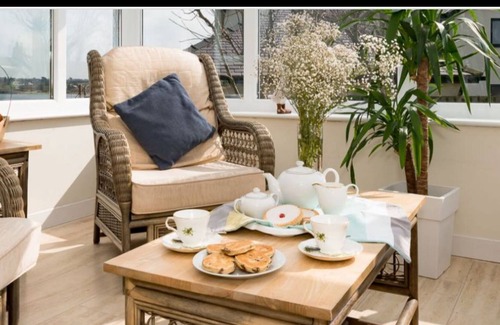 Rhosneigr House | - Spacious bungalow awarded 4* rating with visit Wales. Stunning views.