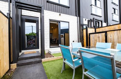 Christchurch City Centre Apartment | Spacious CBD 3BR- Walk to Hagley, CBD, Hosp, & Oval