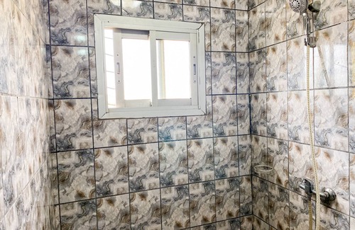 Yaounde House | Spacious Cosy, super comfy Dowtown apartememt with Parking and Wifi