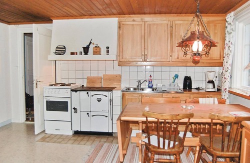 Holmsjo House | Spacious cottage in a quiet location in the forest east of Holmsjö and Nävragöl.