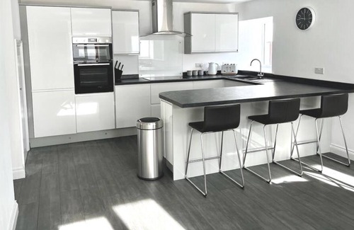 Ebford Cottage | Spacious cottage set in a beautiful location