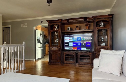 Mehlville House | Spacious, cozy home in Saint Louis