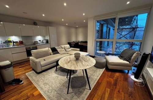 Brondesbury Apartment | Spacious cozy luxury 2 bedroom apartment n
