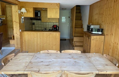 Arc-1800 Apartment | Spacious Duplex · Ski-in/Ski-out · Balcony · Sleeps 8 · Fully Equipped Kitchen