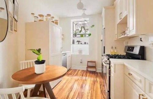 Washington Heights Condo | Spacious Elegant Oasis! Manhattan! 3 Bedrooms