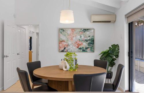 West Leederville House | Spacious Family Getaway in West Leederville
