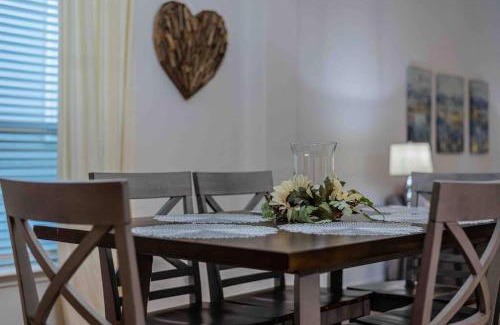 West San Antonio House | Spacious Family Home Near Seaworld and LAFB