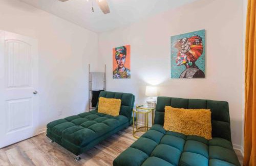 West San Antonio House | Spacious Family Home Near Seaworld and LAFB