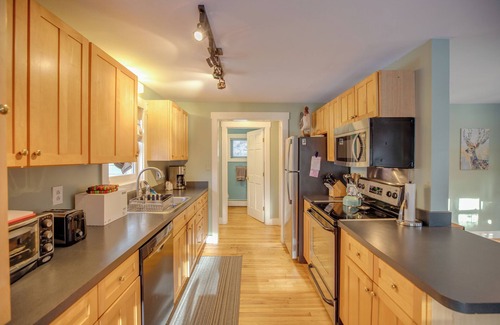 Franconia House | Spacious Franconia Cottage - Minutes to Cannon Mtn, Littleton, & More!