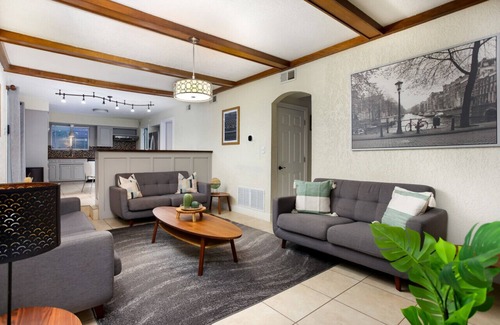 Vance Jackson House | Spacious Fun-Filled Retreat with Pool and Hot Tub