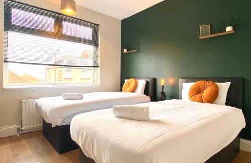 Fenham House | Spacious, Garden, Netflix, Near City