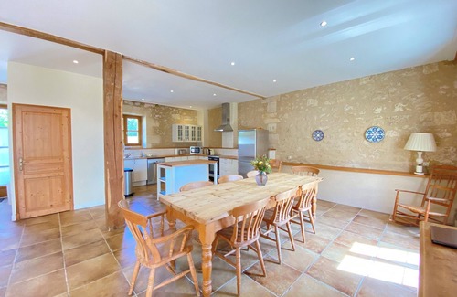 Espiet House | Spacious holiday home with a pool & private garden.