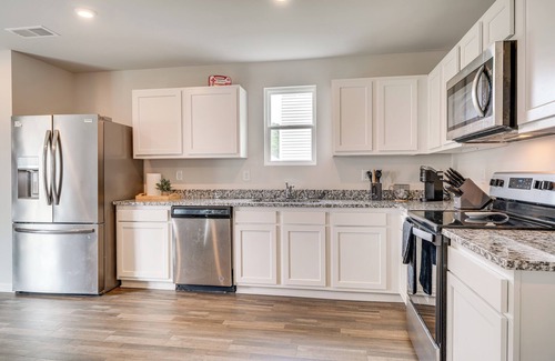 Shepherdsville House | Spacious Home: 8 Mi to Bernheim Arboretum!