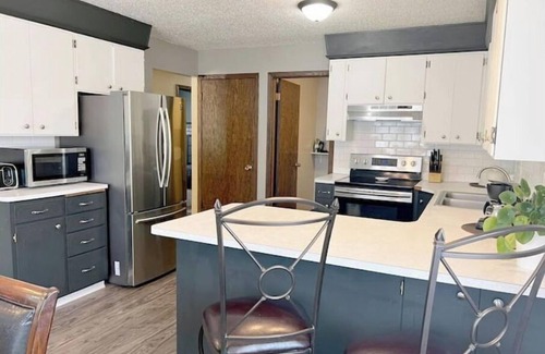 Bismarck House | Spacious Home Away From Home!