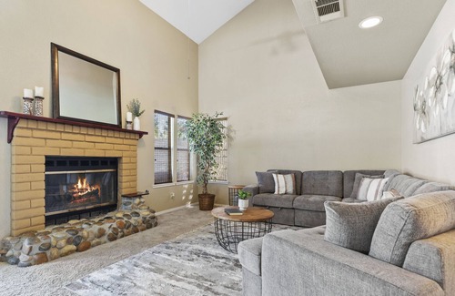 Turlock House | Spacious Home w/Pool Near Campus