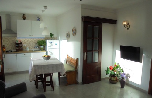 Los Olivos Apartment | SPACIOUS HOUSE IN EL CAMPO; ADA´S HOUSE