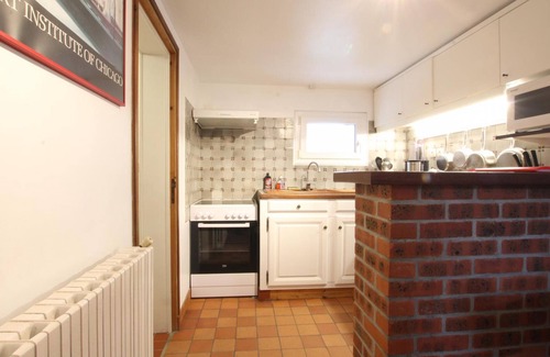 Saint-Marcouf Cottage | Spacious house with fireplace and terrace, near the beach