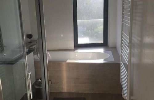 Wemmel Villa | SPACIOUS HOUSE with GARDEN close to BRUSSELS EXPO!