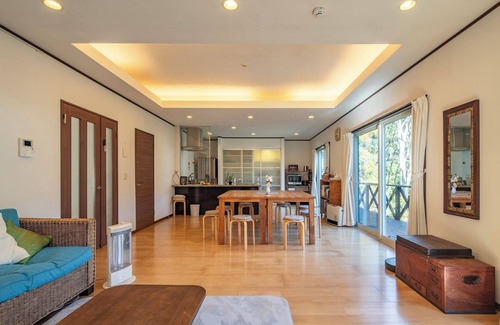 Futo House | Spacious house with garden and log cabin in Izu highlands, 2 hours from Tokyo.