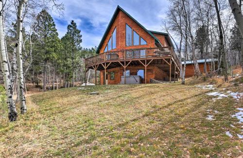 Deadwood House | Spacious Lead Getaway with Private Hot Tub and Deck!
