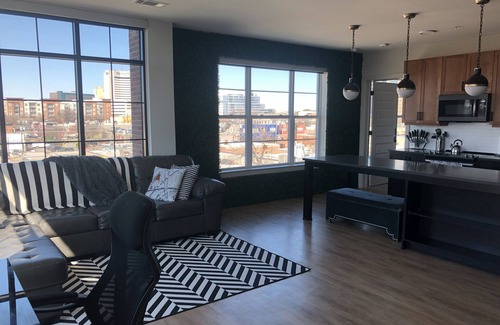 Deep Ellum Apartment | Spacious Loft Apartment in the Heart of Deep Ellum