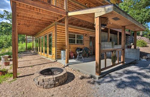 Eureka Springs House | Spacious Log Cabin with Fire Pit and Game Room!