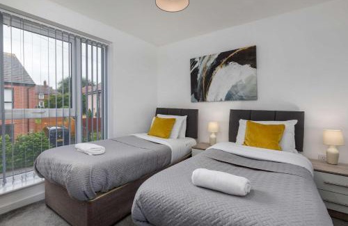 Hillsborough House | Spacious Luxurious Serviced Accommodation 4