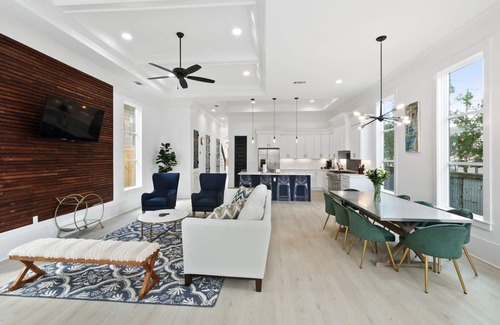 Faubourg Lafayette House | Spacious Luxury Home With Outdoor Oasis