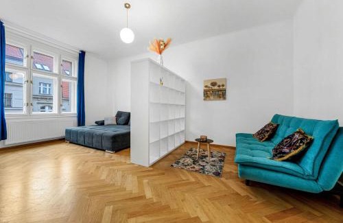 Vinohrady Apartment | Spacious & Modern Apartment by Wenceslas Square