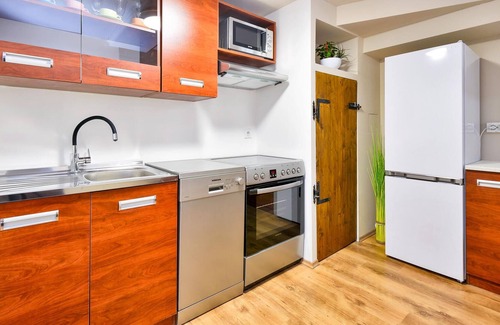 Sveti Ilija House | Spacious modern cottage in Tur?in inland Croatia, close to a lake and a town.