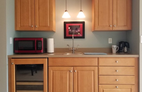 Blacksburg House | Spacious mountain retreat in Blacksburg with panoramic views and close to VT.