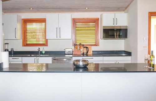 Freetown Villa | spacious ocean view king bed villa 2 minutes from the restaurant pool and beach