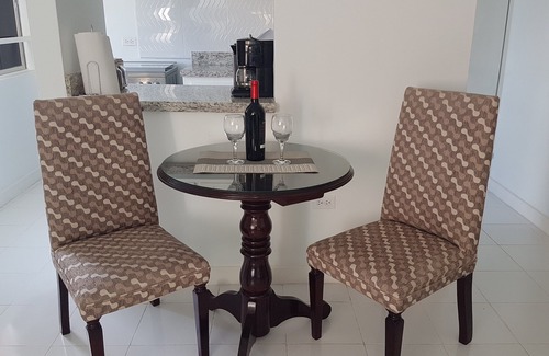 Ocho Rios Apartment | Spacious Ocho Rios Beach Apt with A/C, Cable TV, WiFi, Kitchen, Pool & View