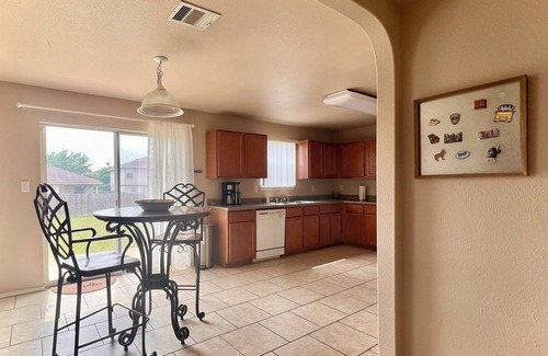 New Braunfels House | Spacious Ponderosa-Minutes from Gruene & Shopping!