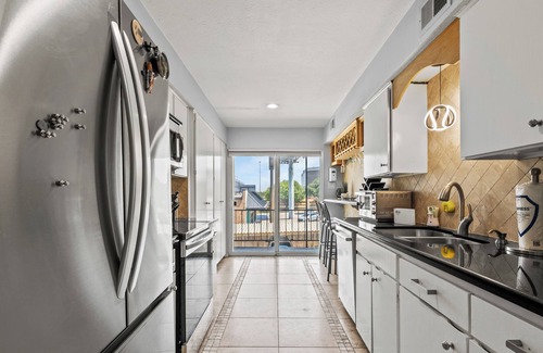 North Dallas Condo | Spacious Preston Hollow Condo