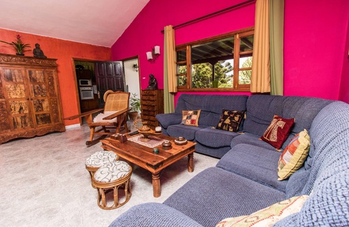 Guime Ski Chalet | Spacious, quiet house with heated pool and large garden.