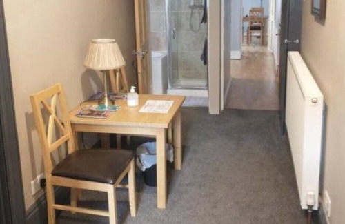 Weston-super-Mare Condo | Spacious, refurbished Edwardian period apartment, near beach and all amenities!