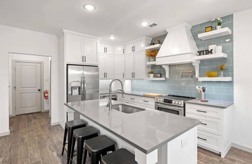 Central Arlington House | Spacious retreat in Arlington 1 mi to AT&T Stadium